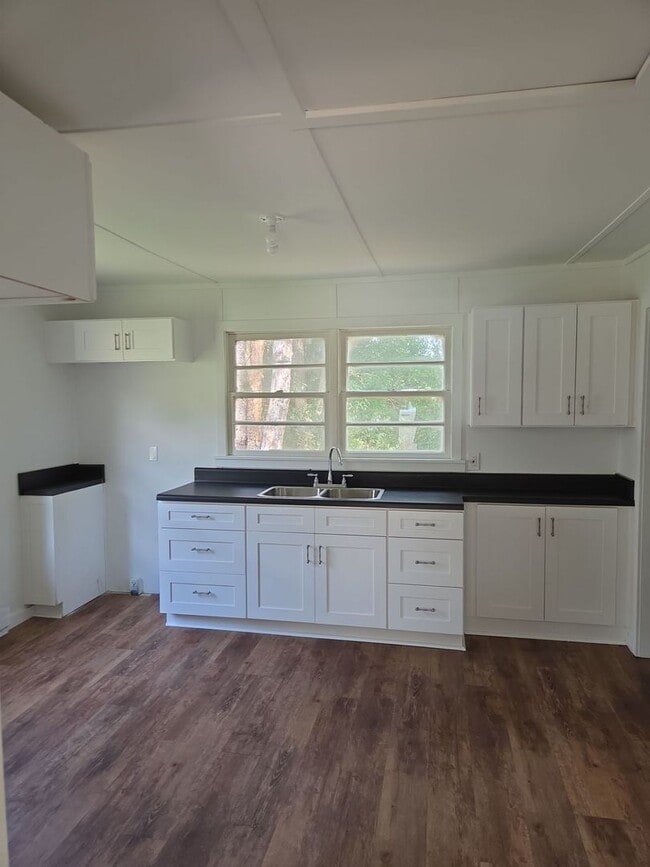 Building Photo - Newly remodeled home is located in Lancaster, SC 29720.