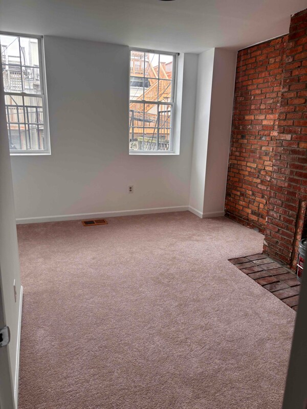 Building Photo - 1005 S Kenwood Ave
