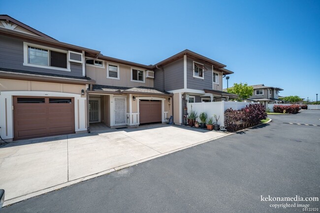 Building Photo - Immaculate, Move In Ready, Fully Upgraded,...