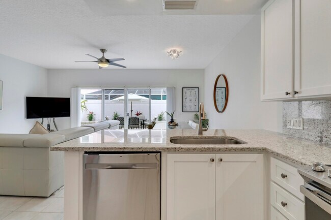 Building Photo - 73 Laurel Oaks Cir