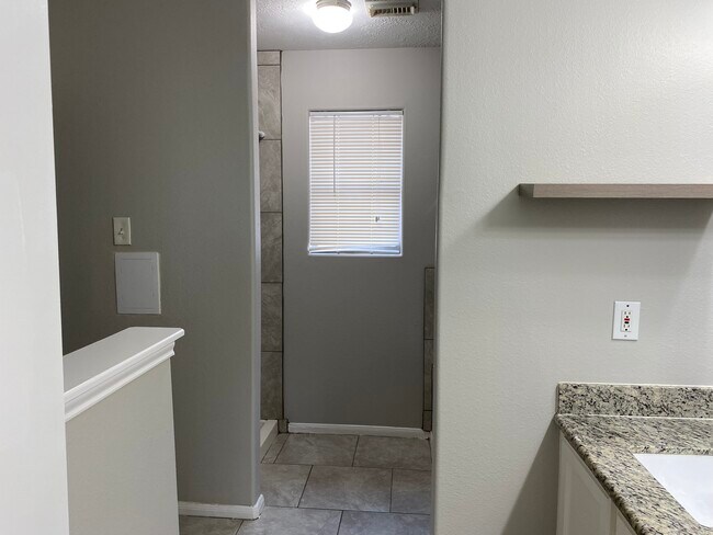 Master Bathroom - 6319 Foxhunter Rd