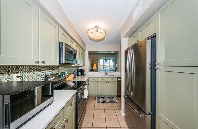 Building Photo - 5901 Bahia Del Mar Cir