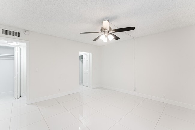 Building Photo - 606 NW 13th St