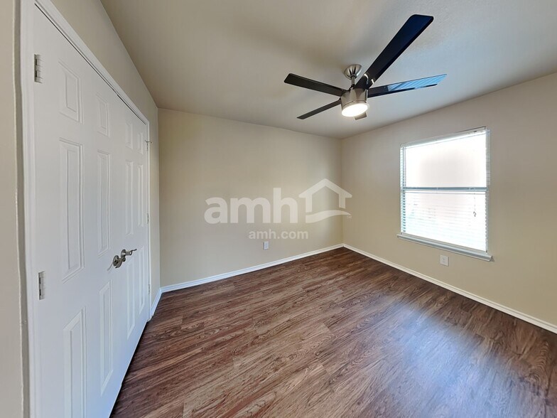 Building Photo - 3917 Cane River Rd