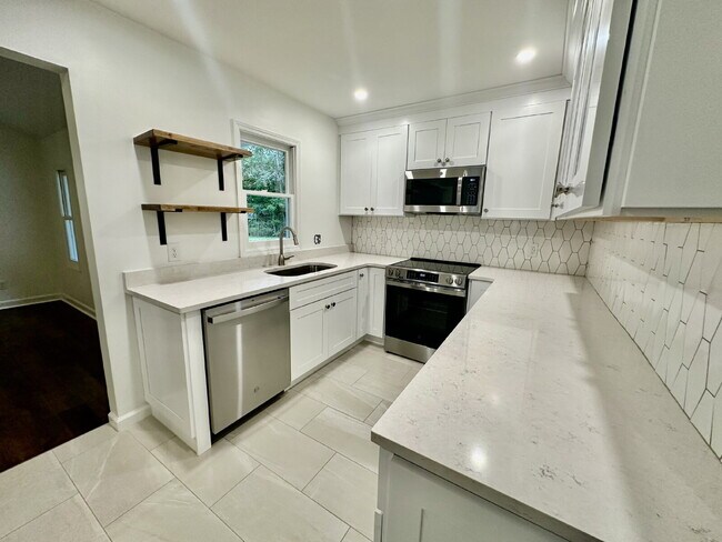 Building Photo - Completely Remodeled Ranch Style Home in t...