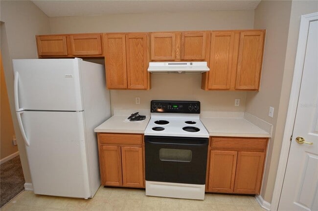 Building Photo - 35 Regent Ln