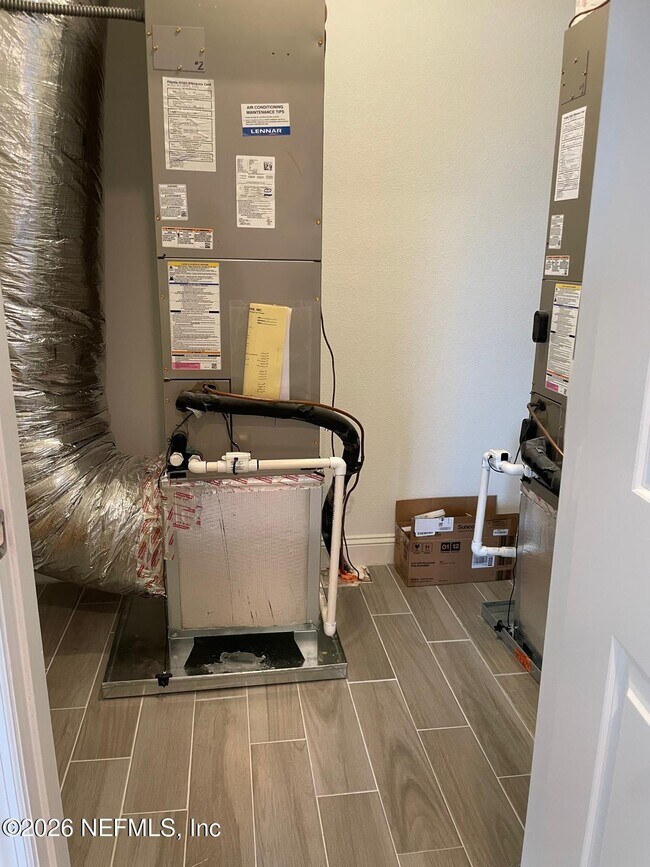 Building Photo - 182 Pine Candle Way