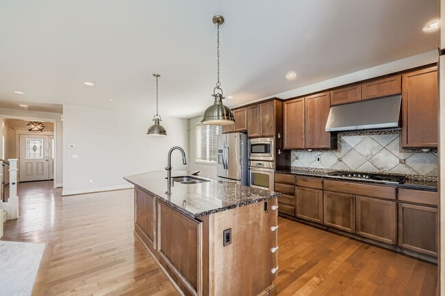 Building Photo - Beautifully Finished 4 Bed 2.5 Bath Bothel...