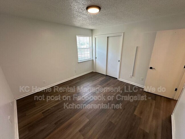 Building Photo - 300 Osage St