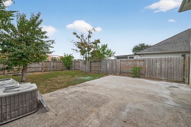 Building Photo - 6710 Bellaire Gardens Dr