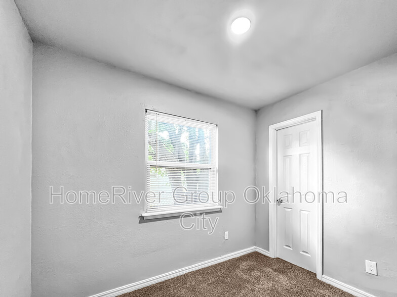 Building Photo - 1509 Hampton Rd