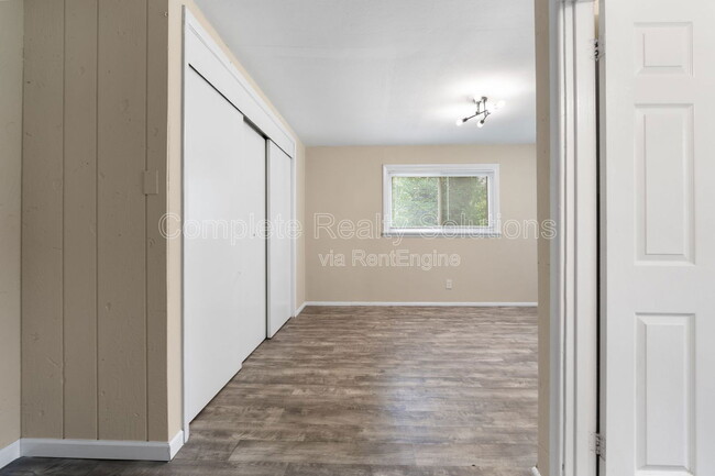 Building Photo - 2019 Raven Dr