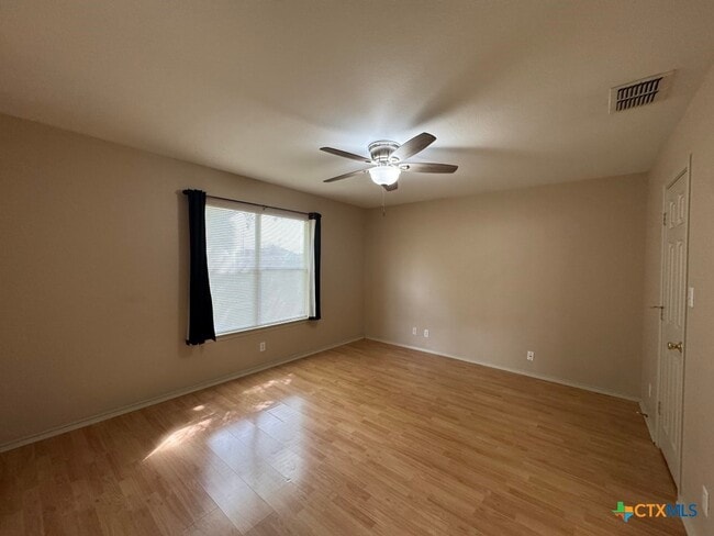 Building Photo - 102 Clydesdale Ln