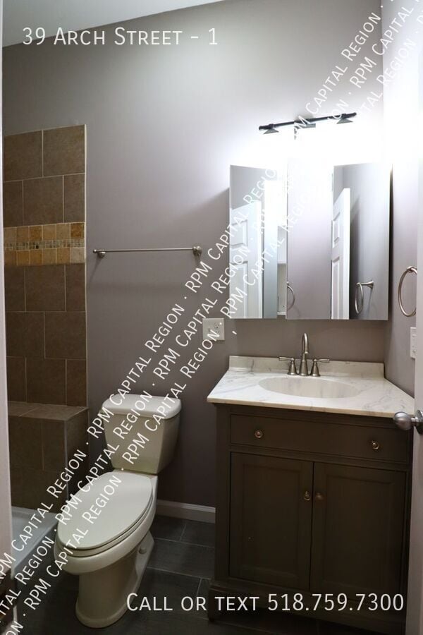 Building Photo - 39 Arch St