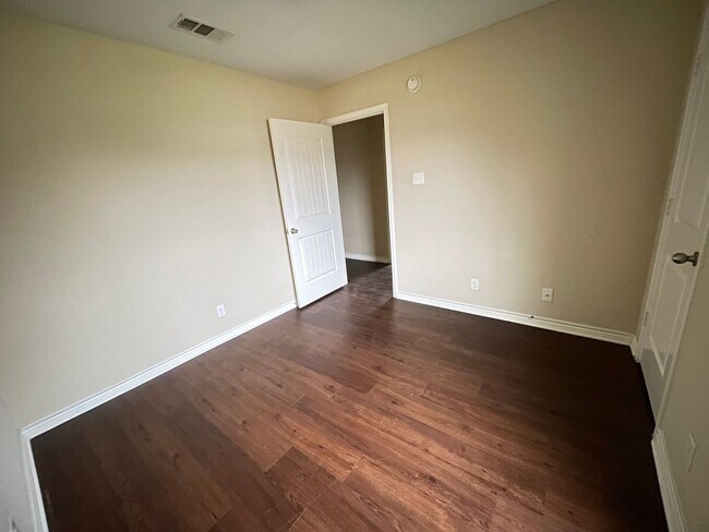 Building Photo - 2903 Montague County Dr