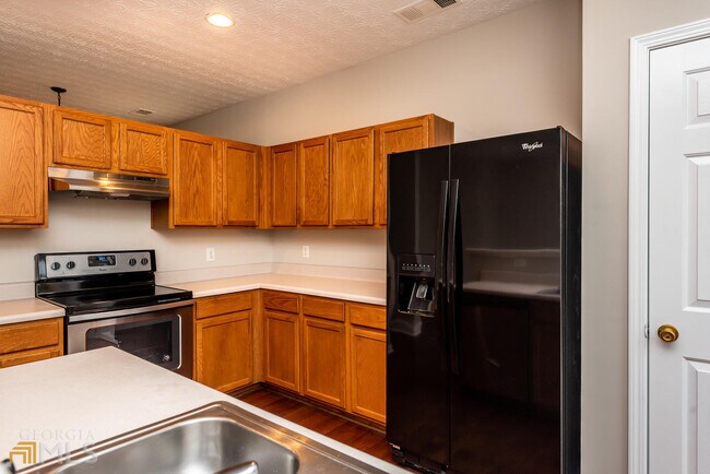 Building Photo - 246 Village Square Dr