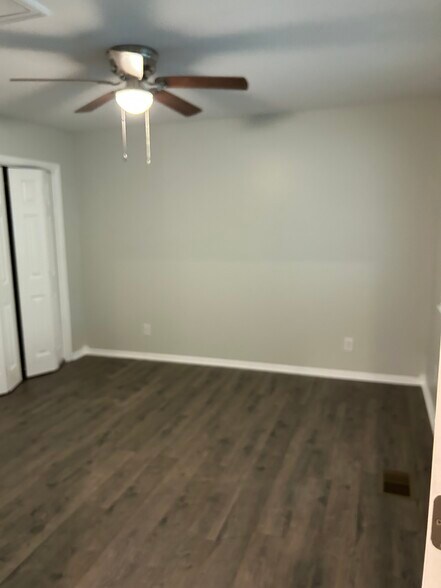 Building Photo - 600 Villard Dr