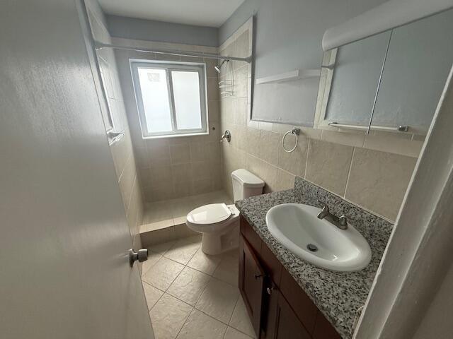 Building Photo - 240 NW 41st Ct