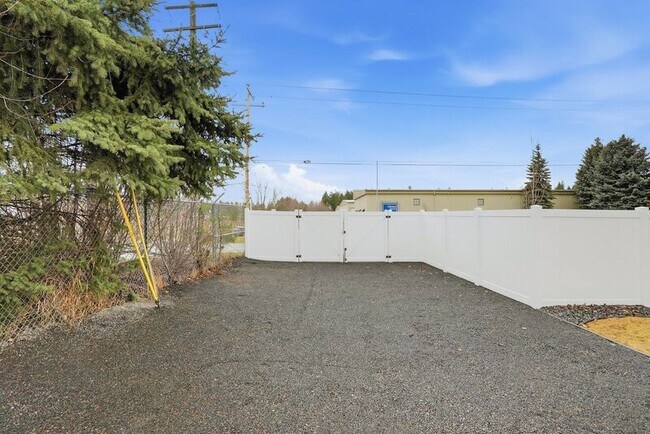 Building Photo - 3440 N Huetter Rd