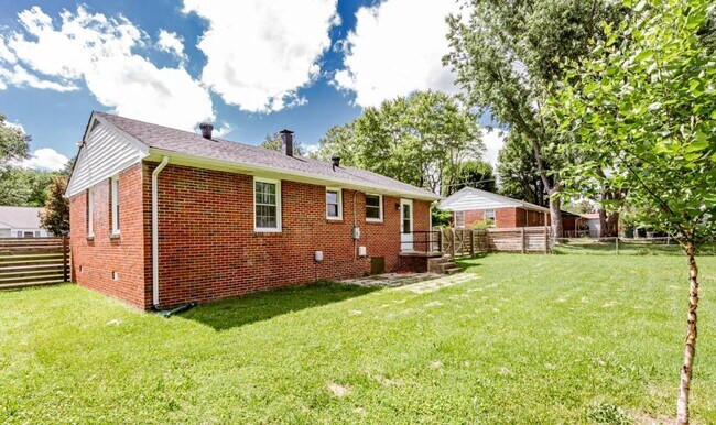 Building Photo - 9507 Stockbridge Dr