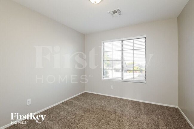 Building Photo - 15078 N 172nd Ln