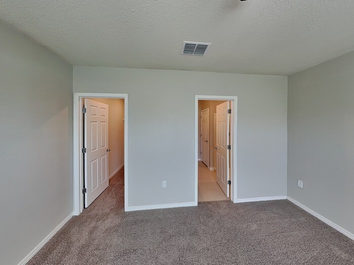 Building Photo - 1660 Aspen Ave