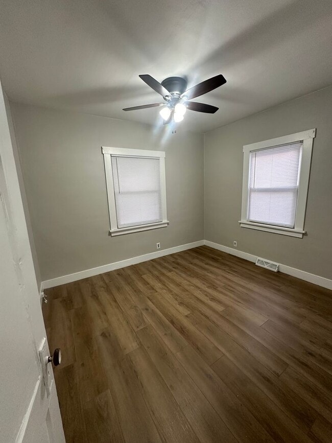 Building Photo - 2 Bed /1 Bath Bungalow