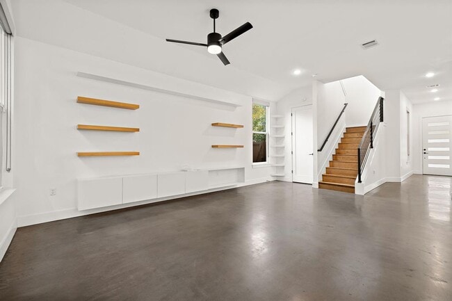 Building Photo - 4602 Mt Vernon Dr