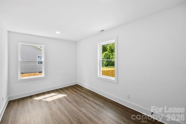 Building Photo - 2942 Reid Ave