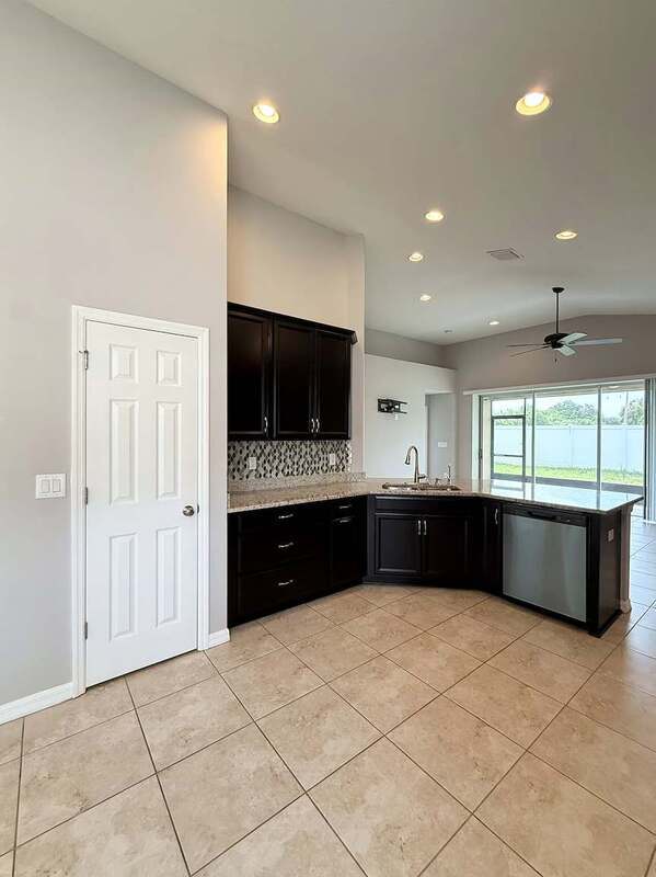 Building Photo - 8222 Willow Beach Dr