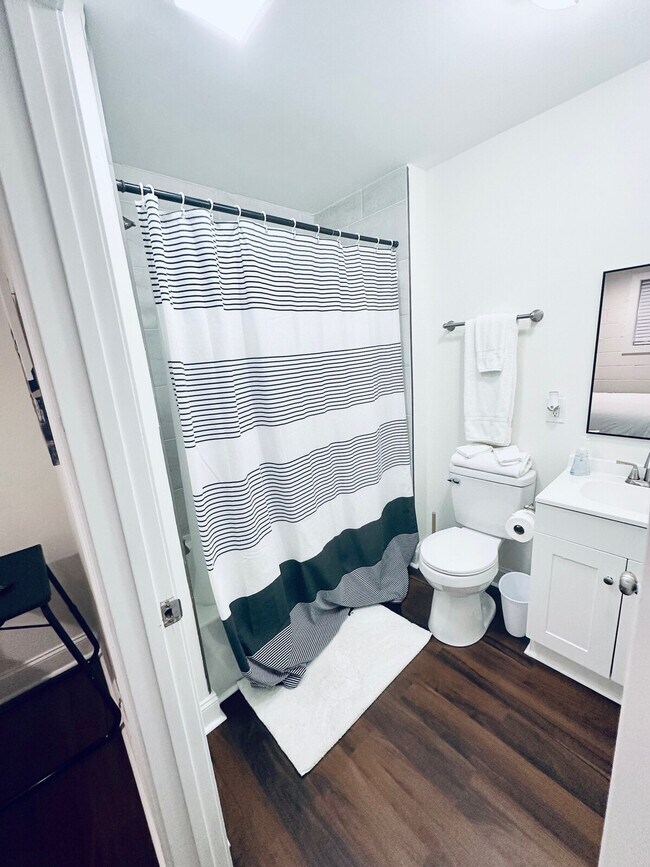 Building Photo - 86 Crest Ln