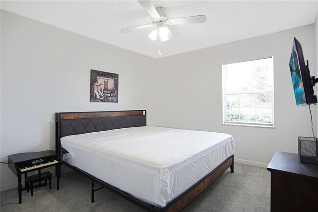 Building Photo - 928 Loma Bonita Dr