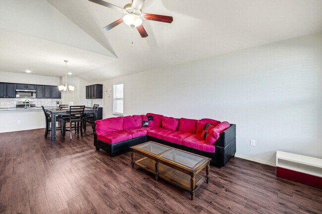 Building Photo - 1345 Lariat Rdg Trl