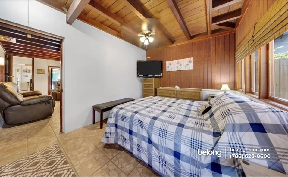 Building Photo - 237 SW 20th St