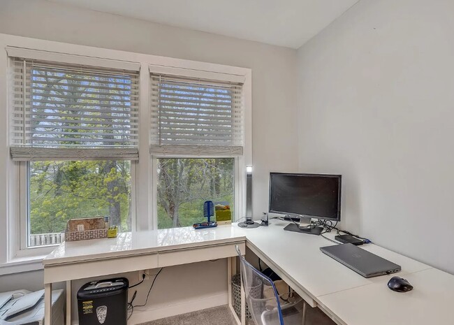 Building Photo - Bethany Court