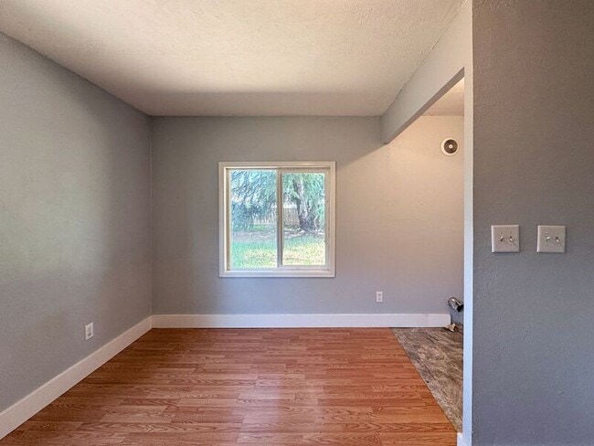 Building Photo - 519 Cinderella Loop