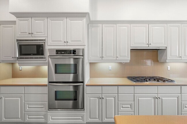 Building Photo - 6213 Paseo Privado