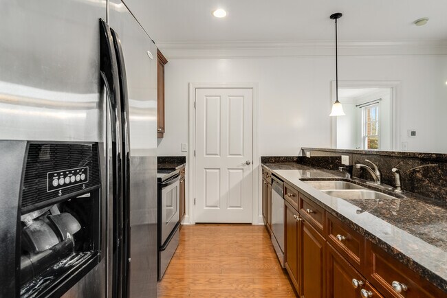 Building Photo - 3100 West End Cir