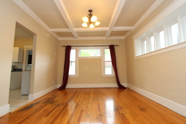 Building Photo - 548 Giddings Ave SE