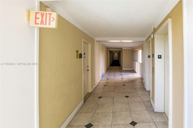 Building Photo - 13120 SW 92nd Ave