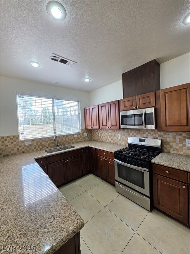 Building Photo - 2524 Silver Shadow Dr