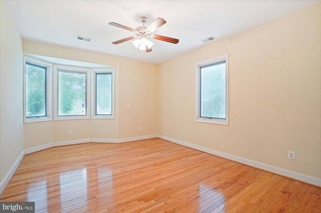 Building Photo - Available immediately!