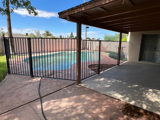Building Photo - Tempe 3 Bed, 2 Bath - Pool and Single Story
