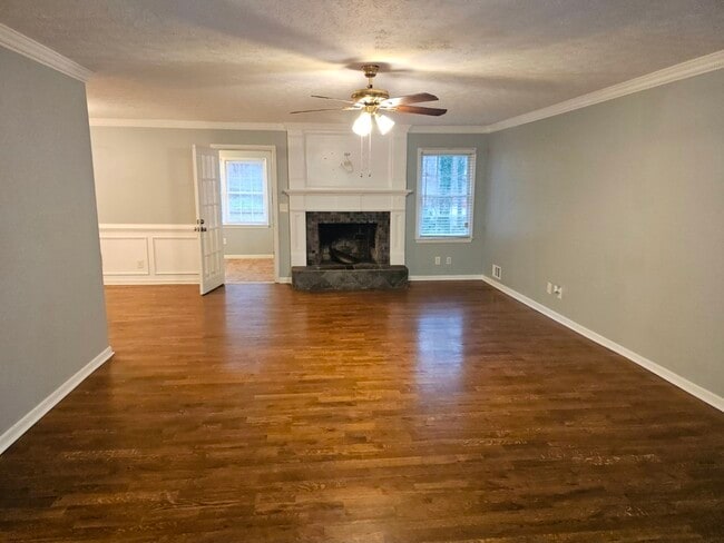 Building Photo - 270 Huckleberry Ln