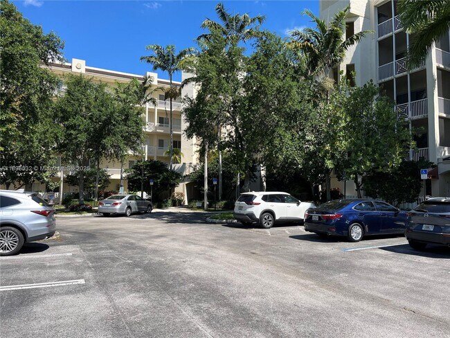 Building Photo - 3500 Oaks Clubhouse Dr