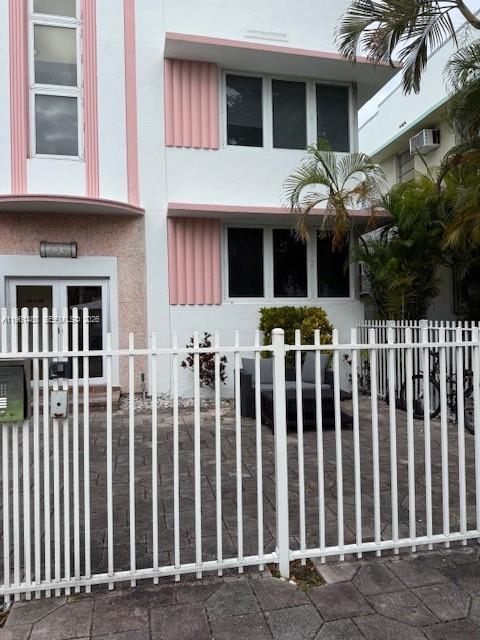 Building Photo - 750 Jefferson Ave