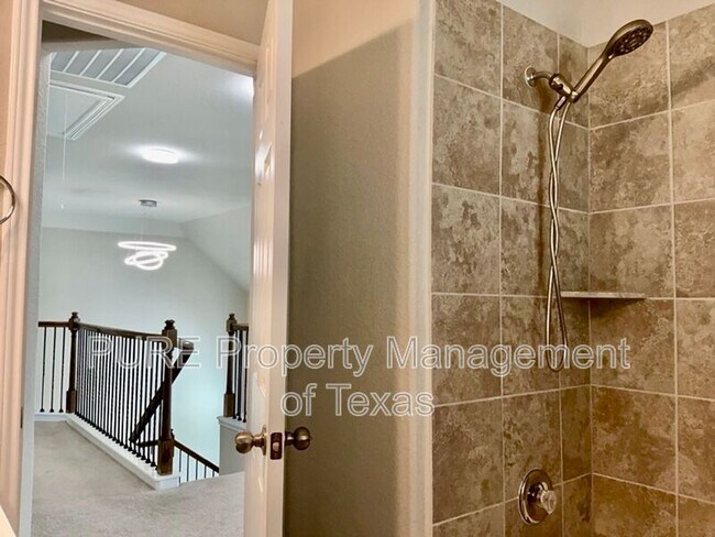 Building Photo - 120 Cloyce Ct