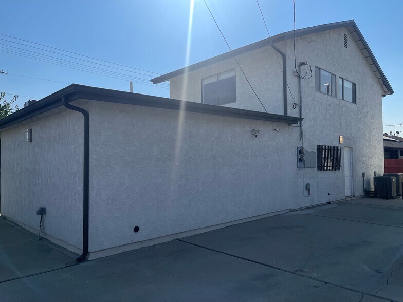 Building Photo - 9791 Arleta Ave