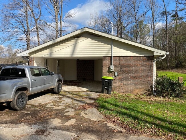 Building Photo - 75 Red Oak Dr