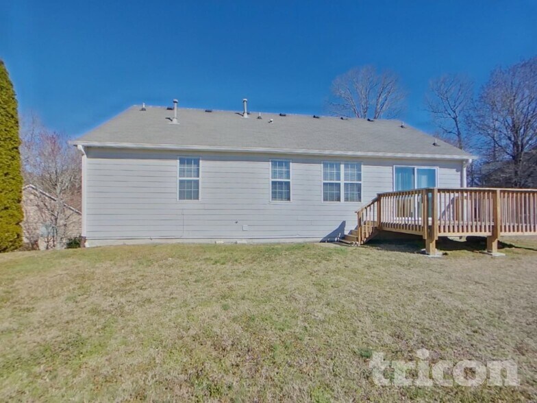 Building Photo - 7955 Streamside Ln